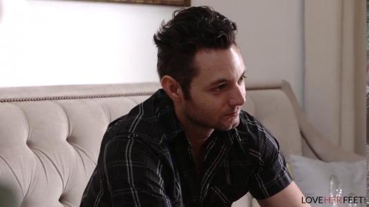 Превью Пока бойфренд не видит, телочка долбится в киску с его другом № 10773